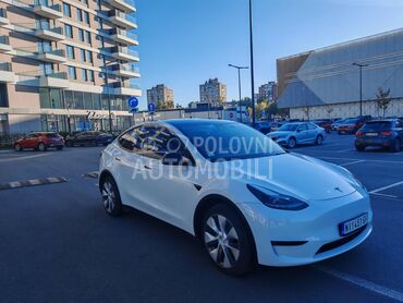 Tesla Model Y LongRangeDualmotor