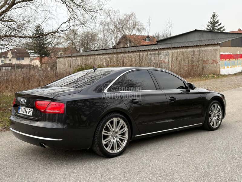 Audi A8 3.0 S line