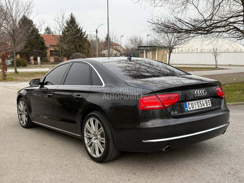 Audi A8 3.0 S line