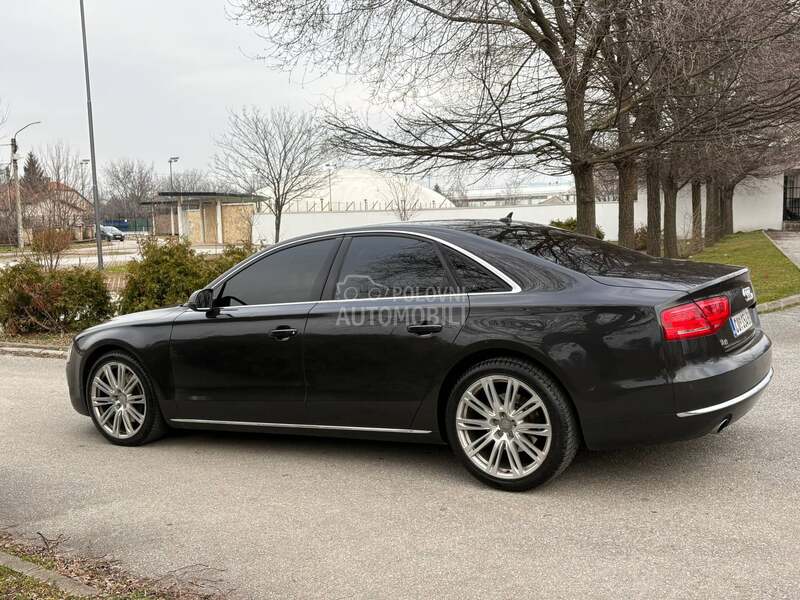 Audi A8 3.0 S line