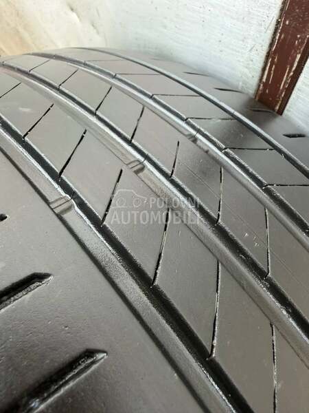 Bridgestone 225/40 R18 Letnja