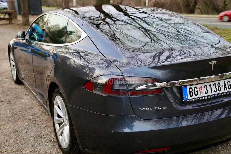 Tesla Model S 75d s