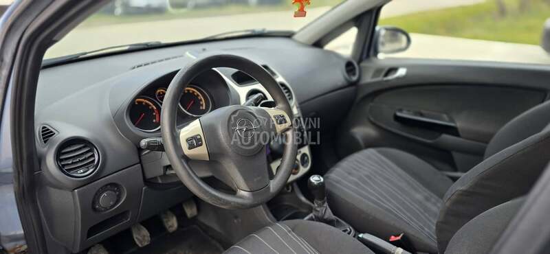 Opel Corsa D 1.4i