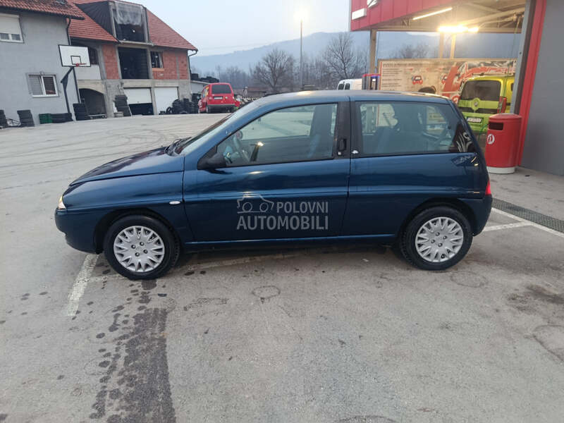 Lancia Ypsilon 