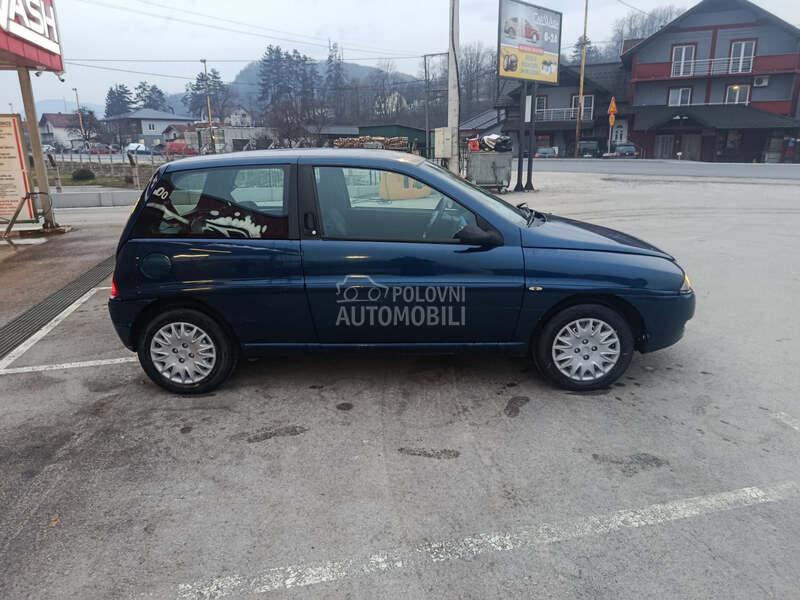 Lancia Ypsilon 