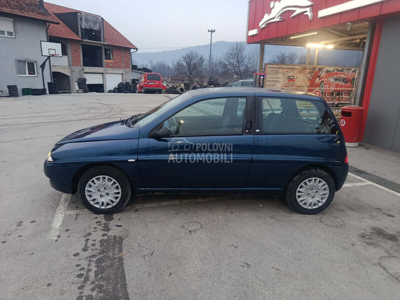 Lancia Ypsilon 