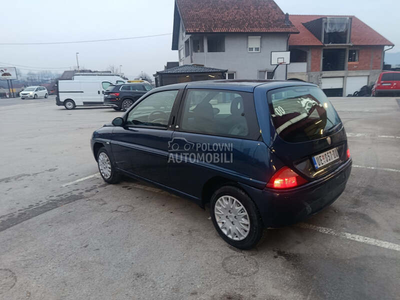 Lancia Ypsilon 