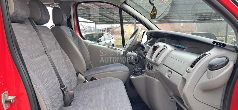 Renault Trafic 2.5 DCI 150