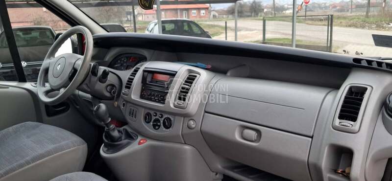 Renault Trafic 2.5 DCI 150