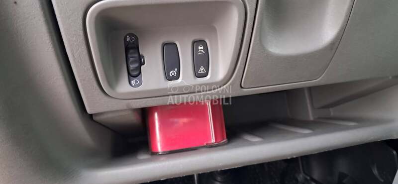 Renault Trafic 2.5 DCI 150