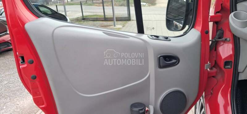 Renault Trafic 2.5 DCI 150