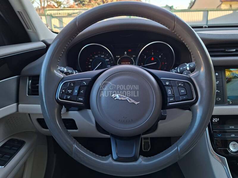 Jaguar XF PROČITATI TEXT