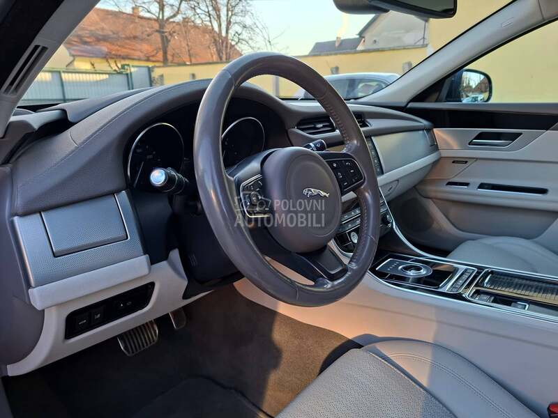 Jaguar XF PROČITATI TEXT