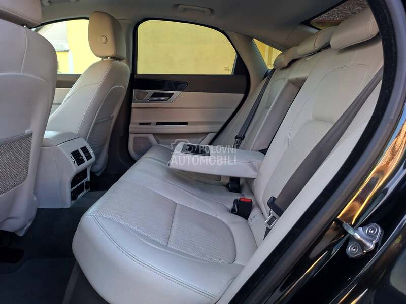 Jaguar XF PROČITATI TEXT