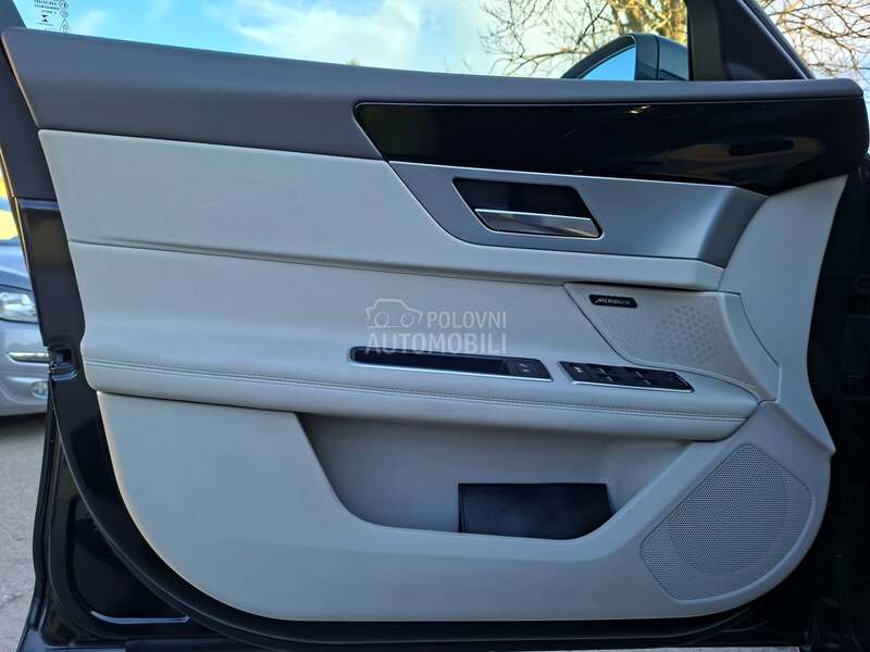 Jaguar XF PROČITATI TEXT