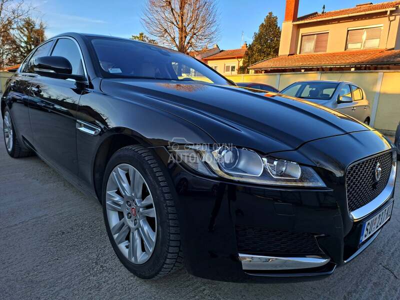Jaguar XF PROČITATI TEXT