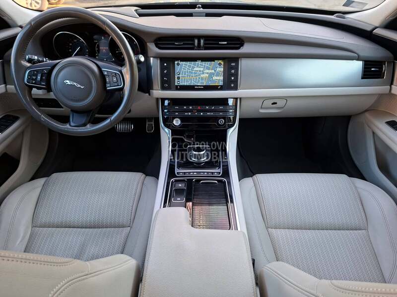 Jaguar XF PROČITATI TEXT