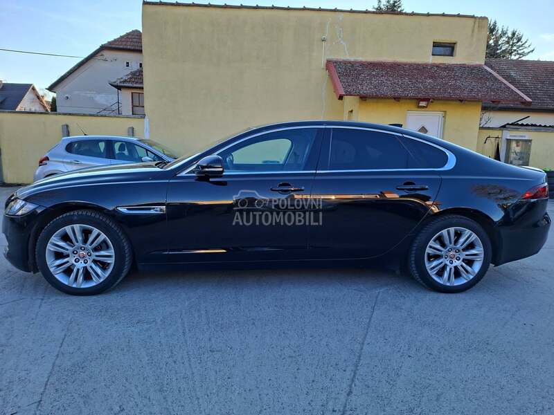 Jaguar XF PROČITATI TEXT