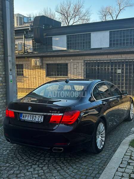 BMW 740 