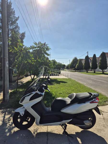 Kymco downtown 300i