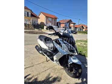 Kymco downtown 300i
