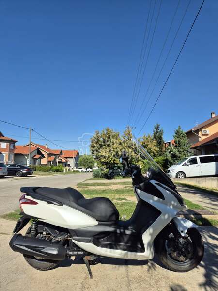 Kymco downtown 300i