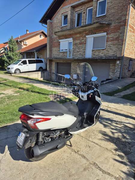 Kymco downtown 300i
