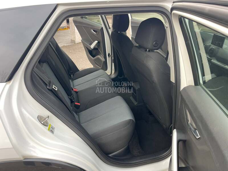 Audi Q2 L E D  N A V I