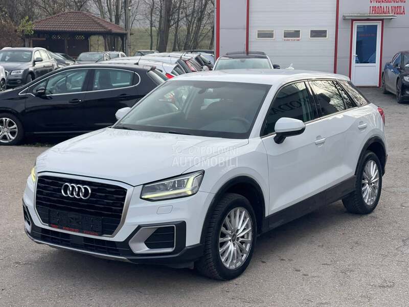 Audi Q2 L E D  N A V I