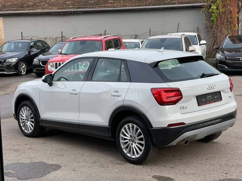 Audi Q2 L E D  N A V I