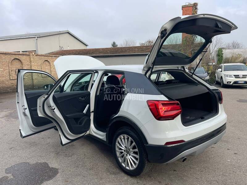 Audi Q2 L E D  N A V I