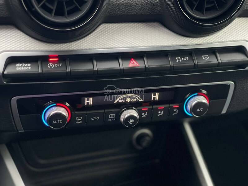 Audi Q2 L E D  N A V I