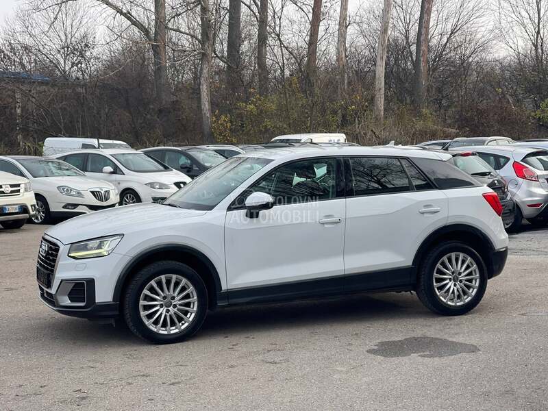 Audi Q2 L E D  N A V I