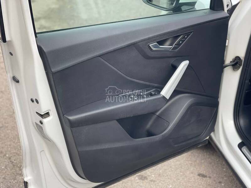 Audi Q2 L E D  N A V I