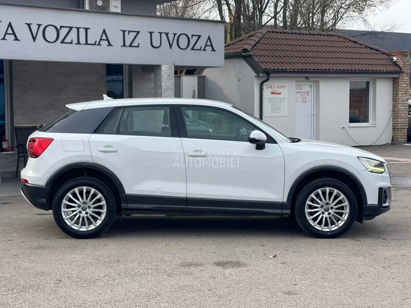 Audi Q2 L E D  N A V I