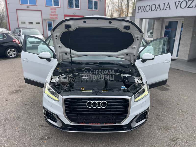 Audi Q2 L E D  N A V I