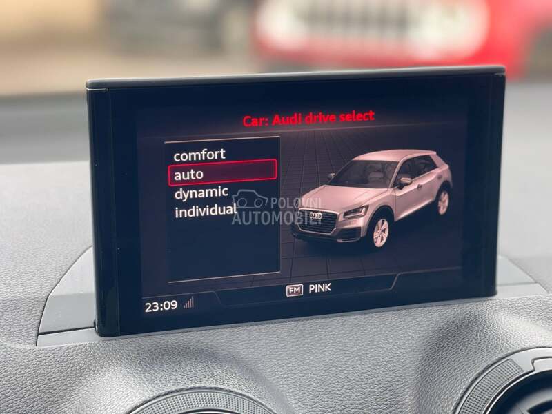 Audi Q2 L E D  N A V I