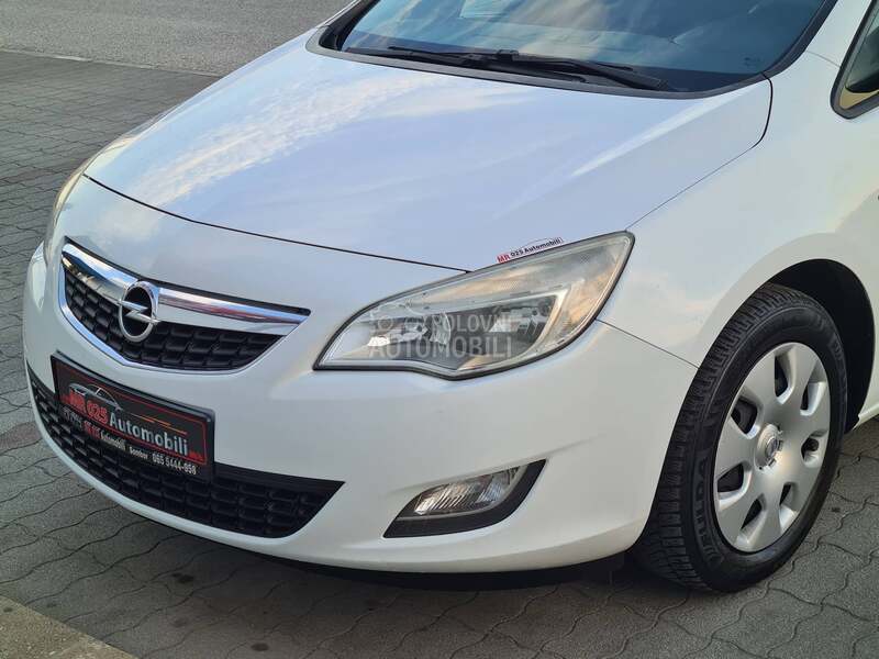 Opel Astra J 1.7cdti ENJOY