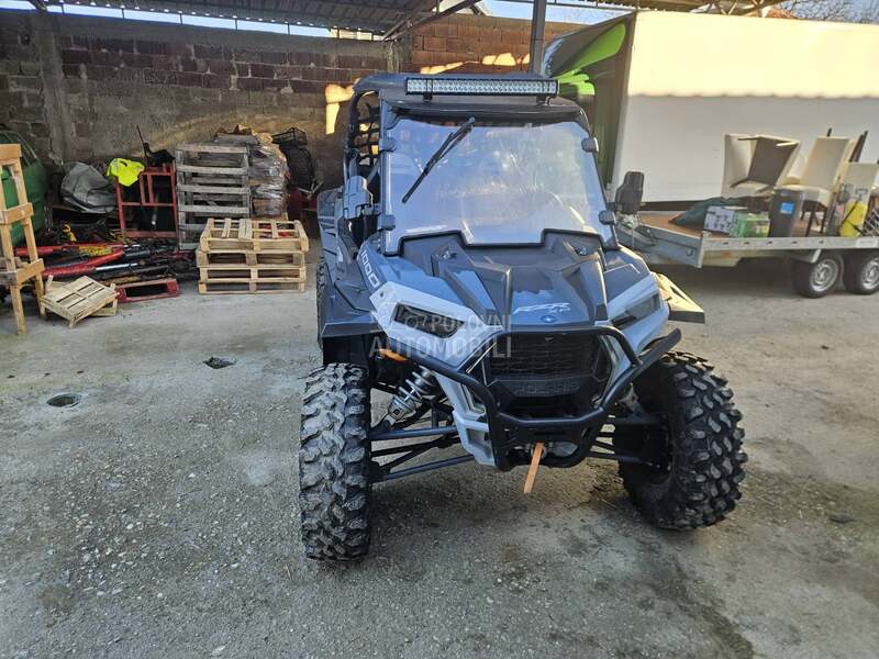 Polaris RZR 1000 XP