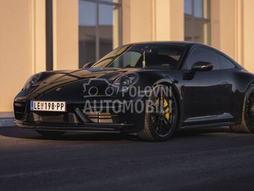 Porsche 911 911 Carrera 4 GTS