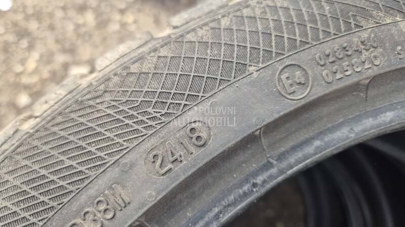 Continental 215/45 R18 Zimska