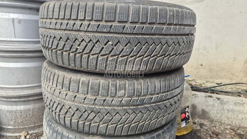 Continental 215/45 R18 Zimska