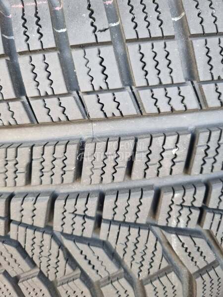 Hankook 225/45 R18 Zimska