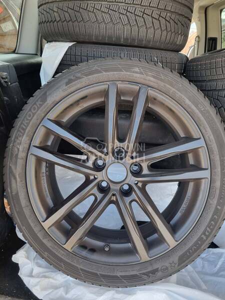 Hankook 225/45 R18 Zimska