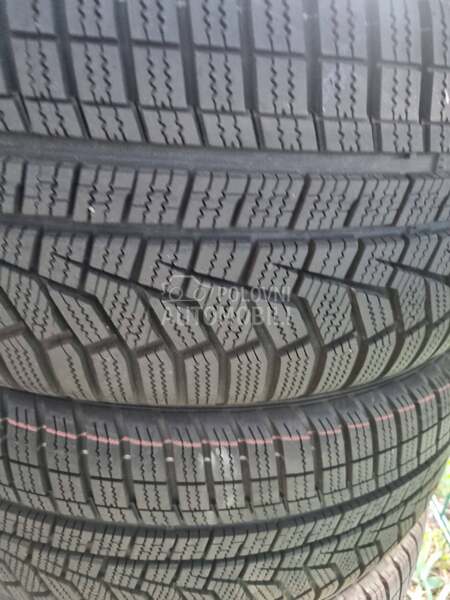 Hankook 225/45 R18 Zimska