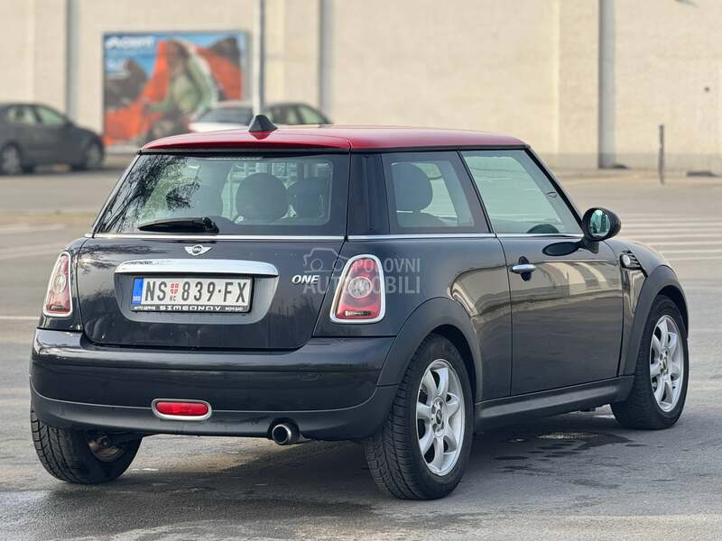 MINI One 