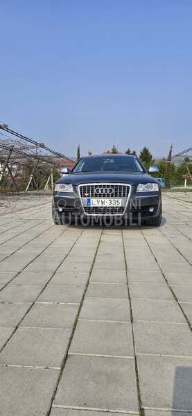 Audi S8 