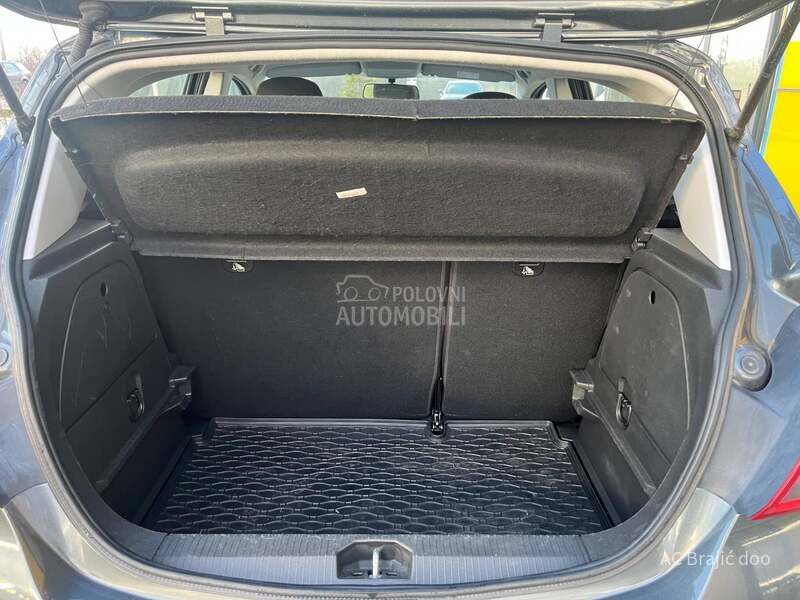 Opel Corsa E 1.4 90HP