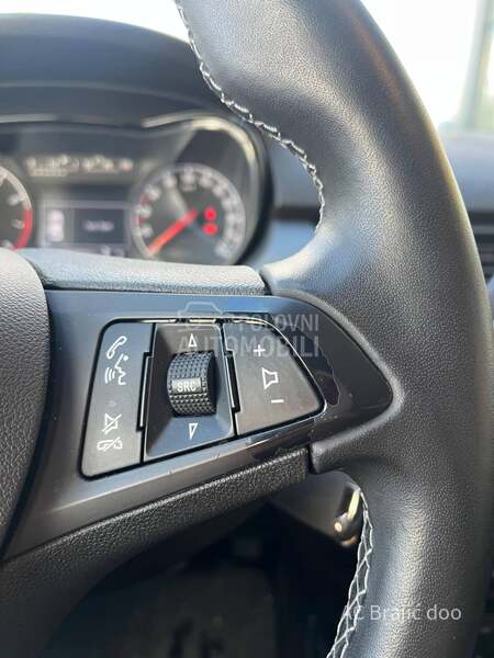 Opel Corsa E 1.4 90HP