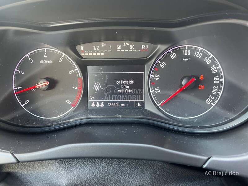 Opel Corsa E 1.4 90HP